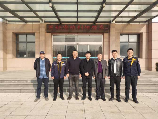 ***建筑金屬結構協會及玻璃纖維增強復合材料門窗標準編制組領導蒞臨指導11