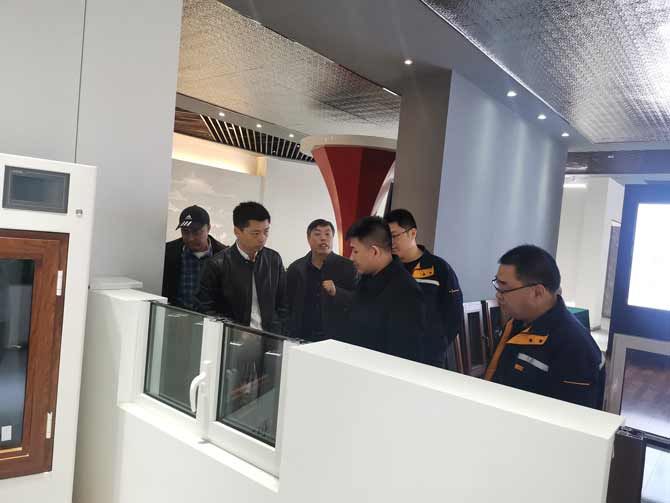 ***建筑金屬結構協會及玻璃纖維增強復合材料門窗標準編制組領導蒞臨指導3