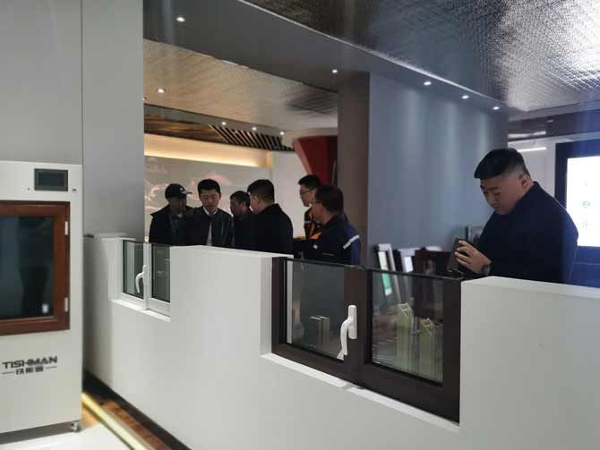 ***建筑金屬結構協會及玻璃纖維增強復合材料門窗標準編制組領導蒞臨指導4