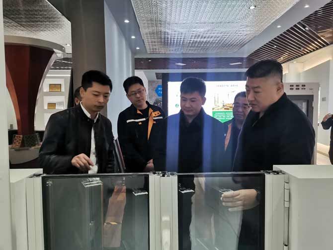 ***建筑金屬結構協會及玻璃纖維增強復合材料門窗標準編制組領導蒞臨指導5